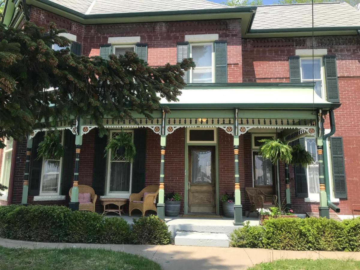 The Nauvoo Grand Bed & Breakfast Exterior photo