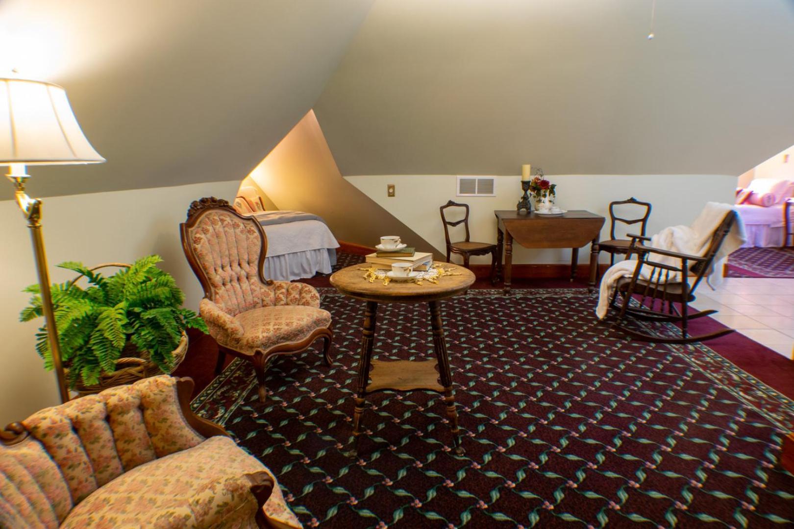 The Nauvoo Grand Bed & Breakfast Exterior photo